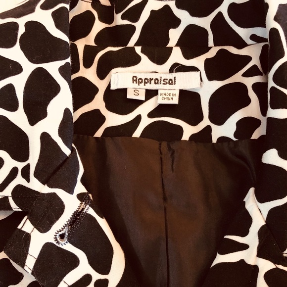 APPRAISAL Black & White Giraffe Print Trench Coat - Picture 7 of 8